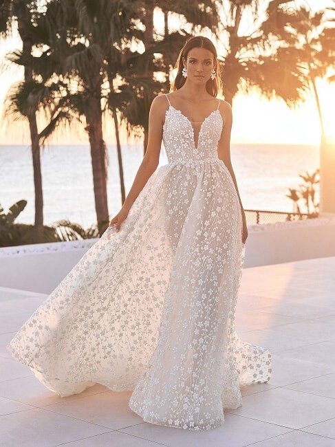 Provonias Lace Wedding Dress